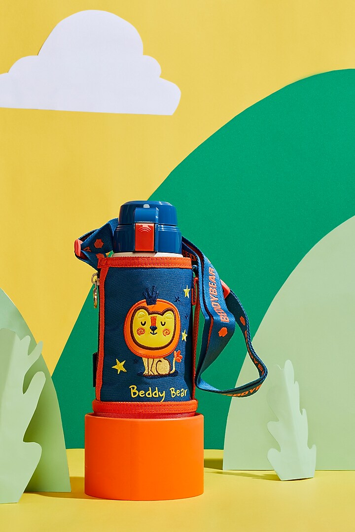 White Stainless Steel Water Bottle by Little Surprise Box at Pernia's Pop Up Shop