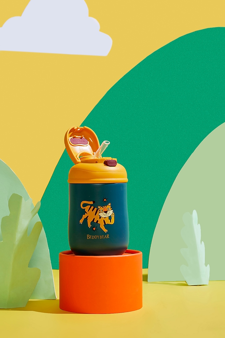 White Stainless Steel Water Bottle by Little Surprise Box at Pernia's Pop Up Shop