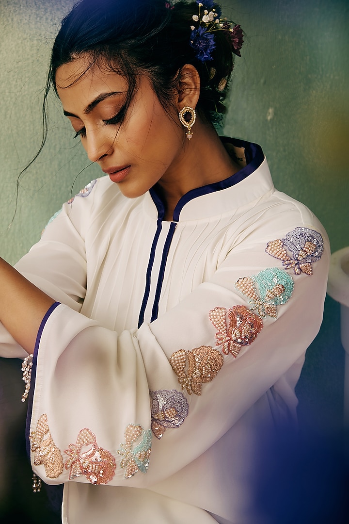 Ivory Georgette Sequins Embroidered Short Kurta Set by Label Japji Arora at Pernia's Pop Up Shop