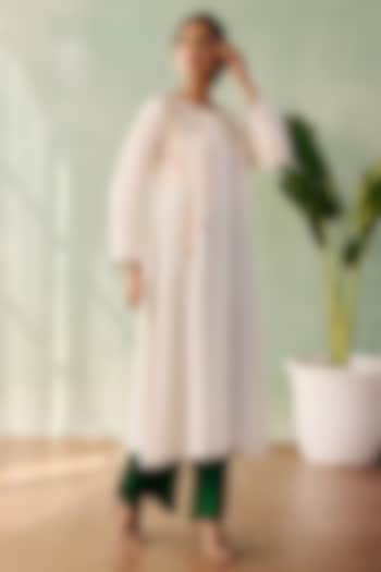 Ivory Georgette Sequins Embroidered Long Kurta Set by Label Japji Arora at Pernia's Pop Up Shop