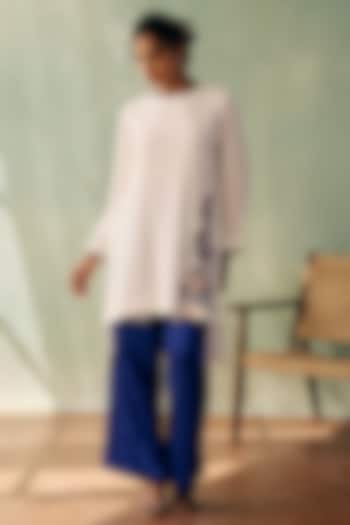 Ivory Georgette Sequins Embroidered High-Low Kurta Set by Label Japji Arora at Pernia's Pop Up Shop