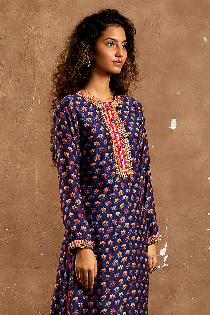 Navy Blue Cotton Silk Hand Embroidered Kurta Set by Label Kinjal Modi at Pernia's Pop Up Shop