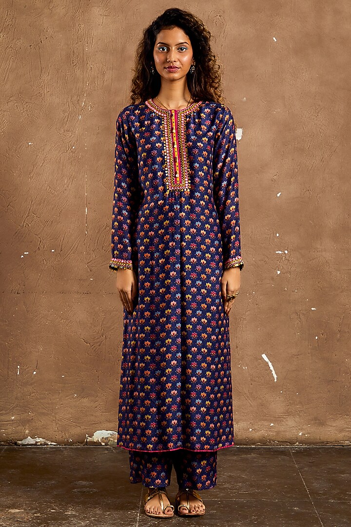 Navy Blue Cotton Silk Hand Embroidered Kurta Set by Label Kinjal Modi at Pernia's Pop Up Shop