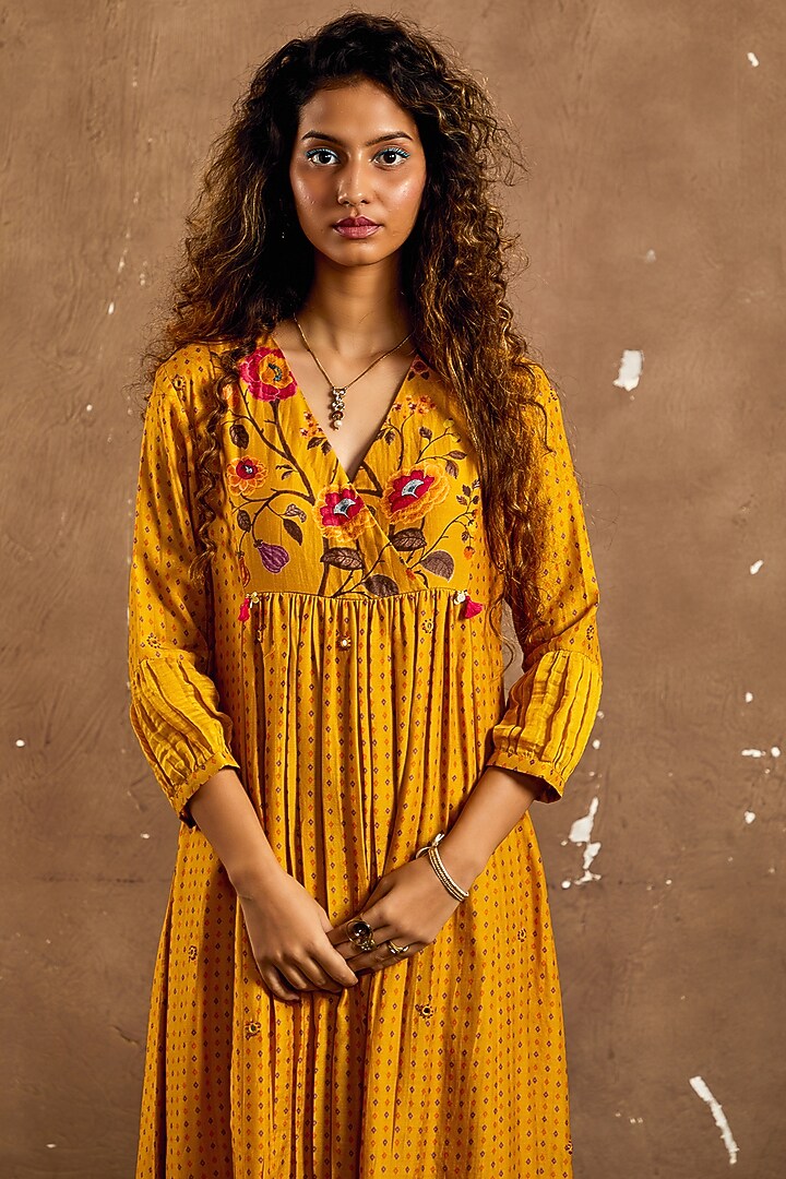 Yellow Cotton Silk Floral Printed Tunic Set by Label Kinjal Modi at Pernia's Pop Up Shop