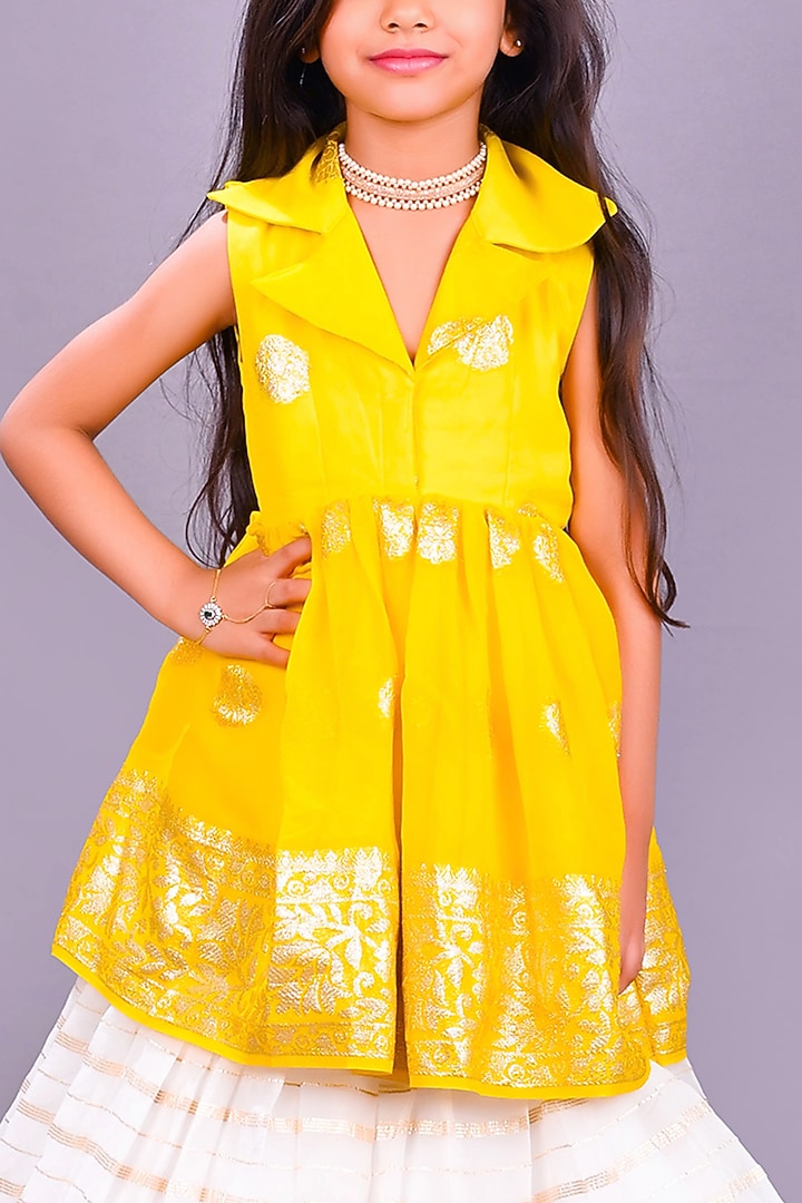 White Georgette Lehenga Set For Girls by Lakshmi Reddy at Pernia's Pop Up Shop