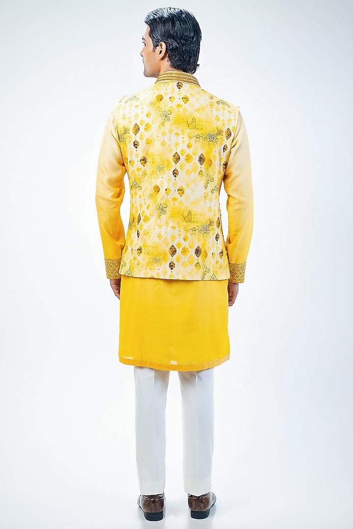 Yellow Chanderi Digital Printed & Embroidered Bundi Jacket Set by Kommal Sood at Pernia's Pop Up Shop