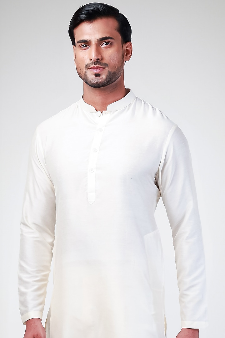 Off-White Cotton Silk Kurta Set by Kommal Sood at Pernia's Pop Up Shop