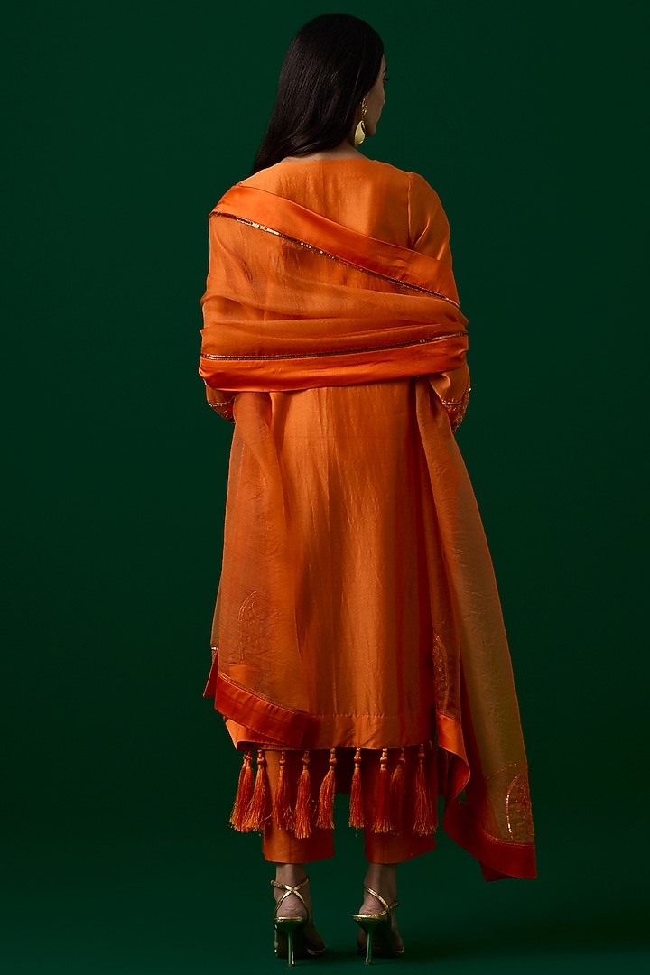 Orange Chanderi Silk Crystal Hand Embroidered Kurta Set by Label Meesa at Pernia's Pop Up Shop
