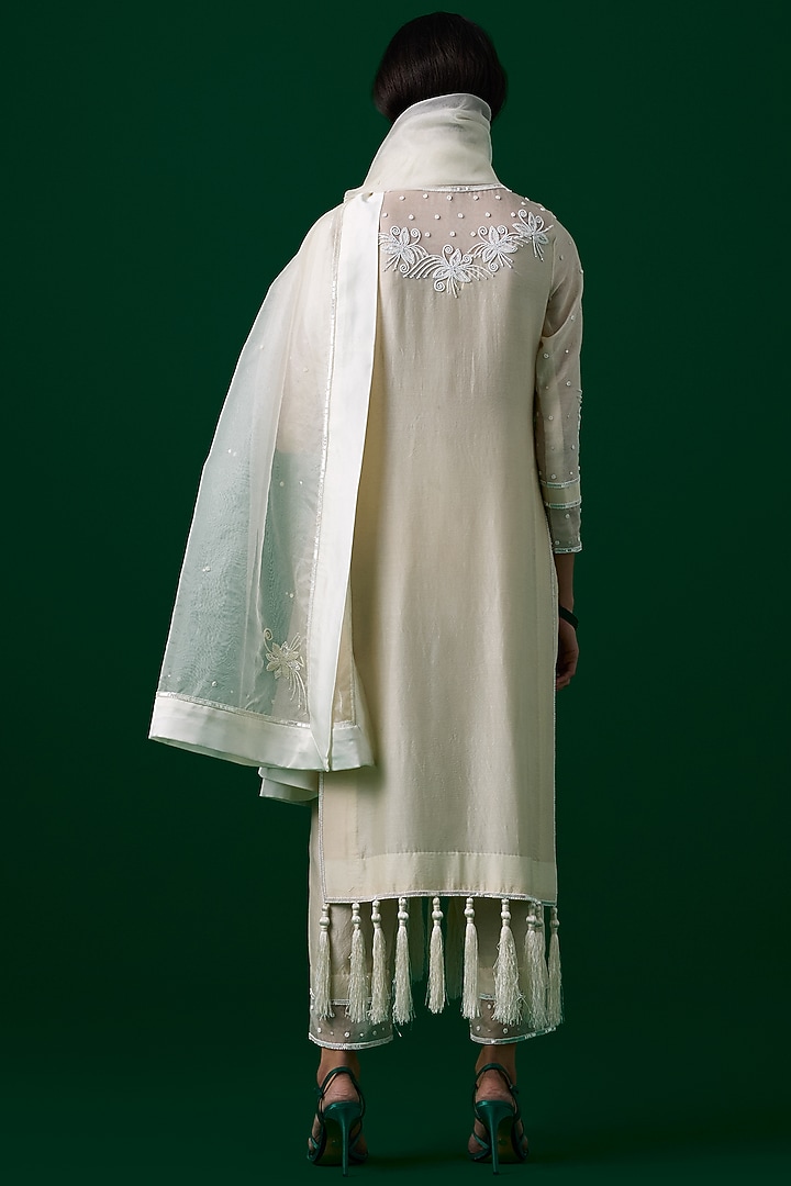 White Chanderi Silk Crystal Hand Embroidered Kurta Set by Label Meesa at Pernia's Pop Up Shop
