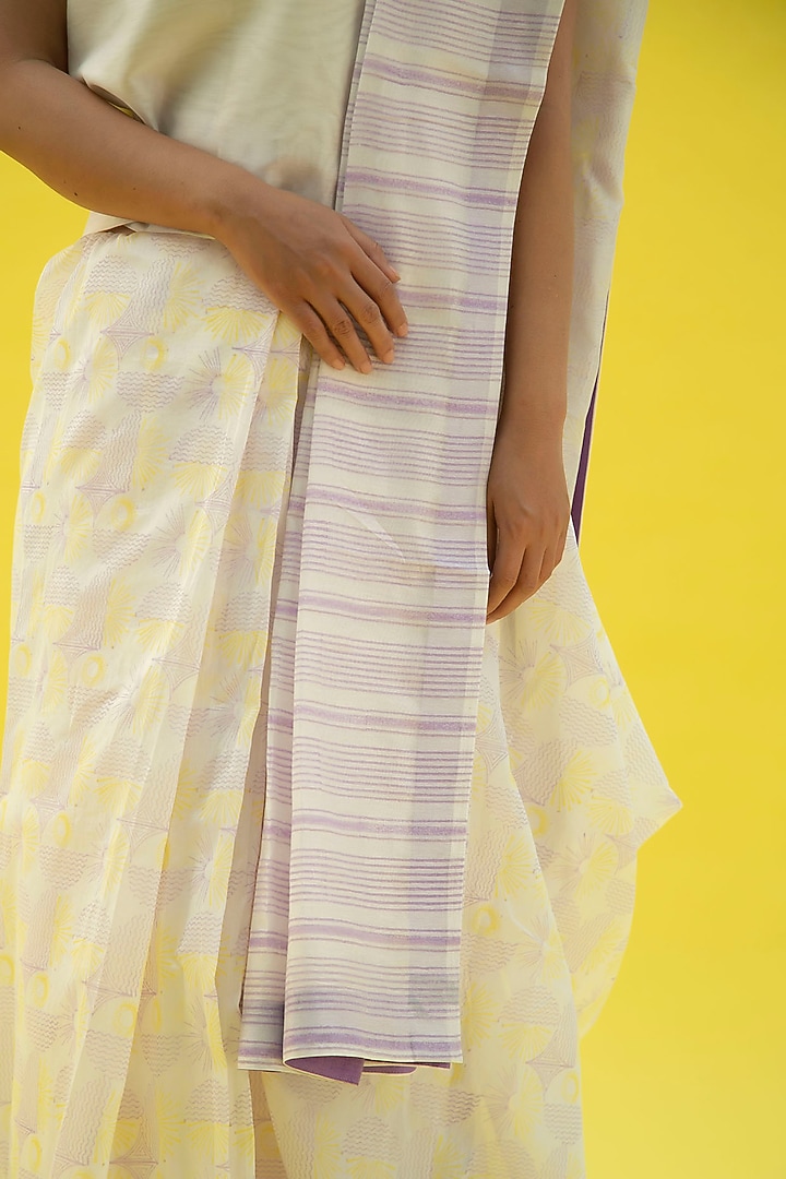 Sun White Block Printed Festive Saree by Label Meesa at Pernia's Pop Up Shop