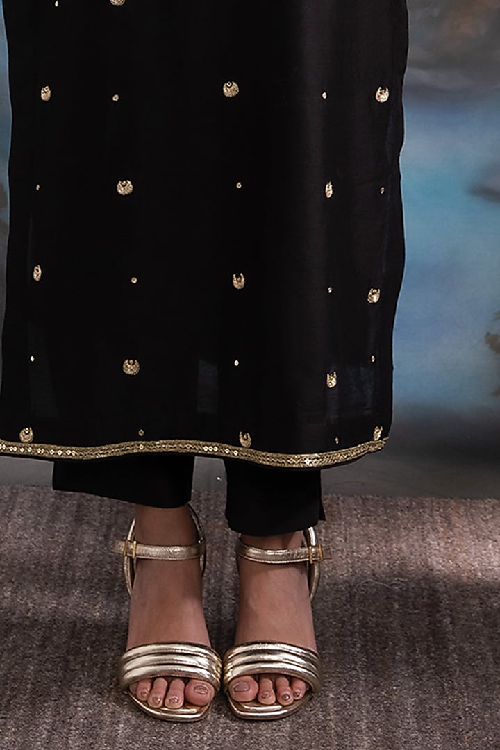 Black Pure Chanderi Silk Hand Embroidered Kurta Set by Label Meesa at Pernia's Pop Up Shop