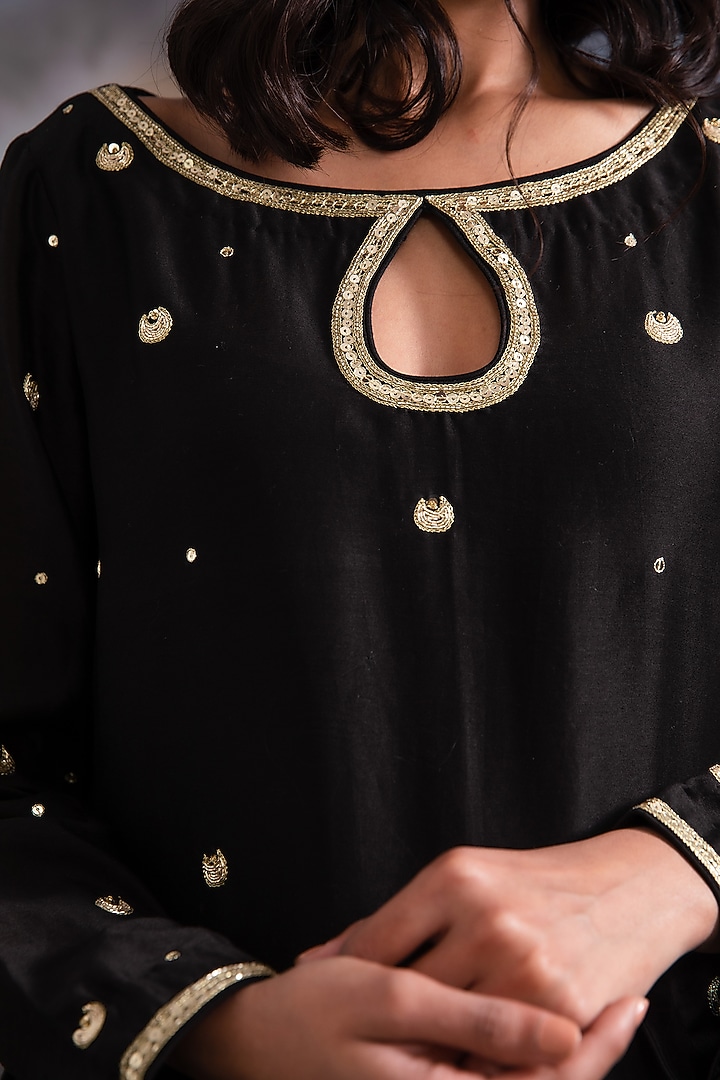 Black Pure Chanderi Silk Hand Embroidered Kurta Set by Label Meesa at Pernia's Pop Up Shop