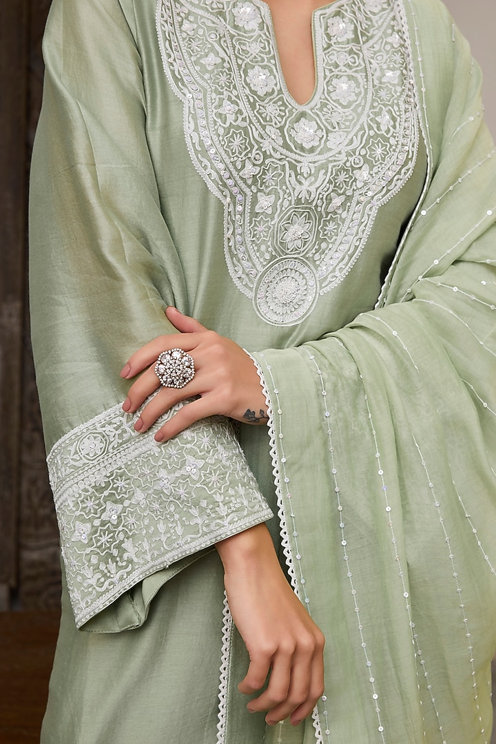 Green Chanderi Silk Thread Embroidered Kurta Set by Label Meesa at Pernia's Pop Up Shop