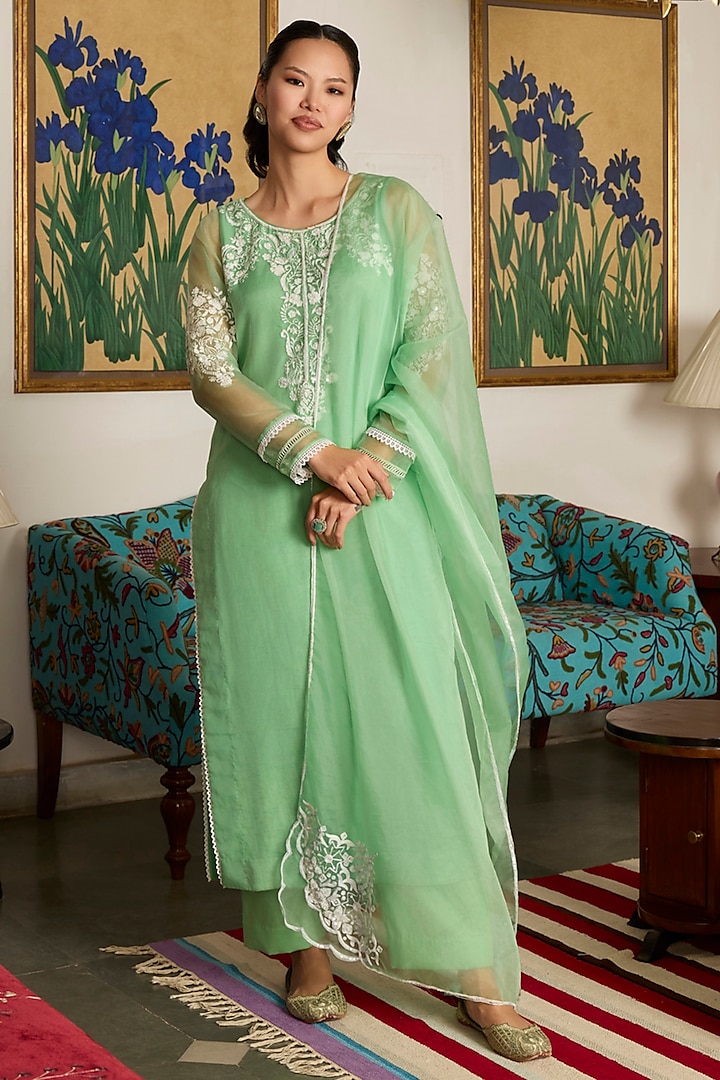 Green Organza Thread Embroidered Kurta Set by Label Meesa at Pernia's Pop Up Shop