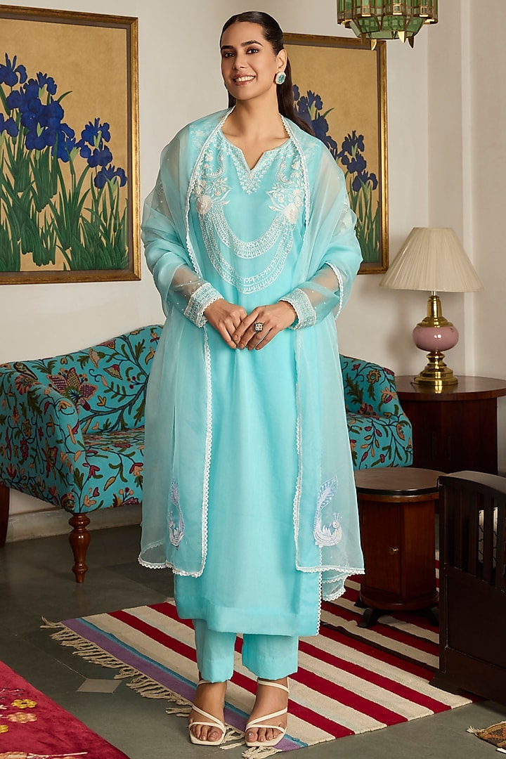 Blue Organza Thread Embroidered Kurta Set by Label Meesa at Pernia's Pop Up Shop