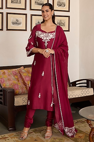 Maroon Chanderi Silk Thread Embroidered Kurta Set by Label Meesa