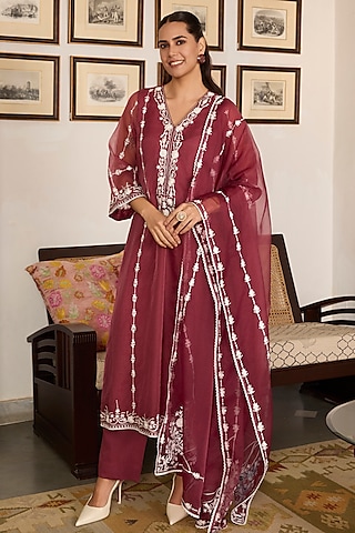 Brown Organza Thread Embroidered Kurta Set by Label Meesa