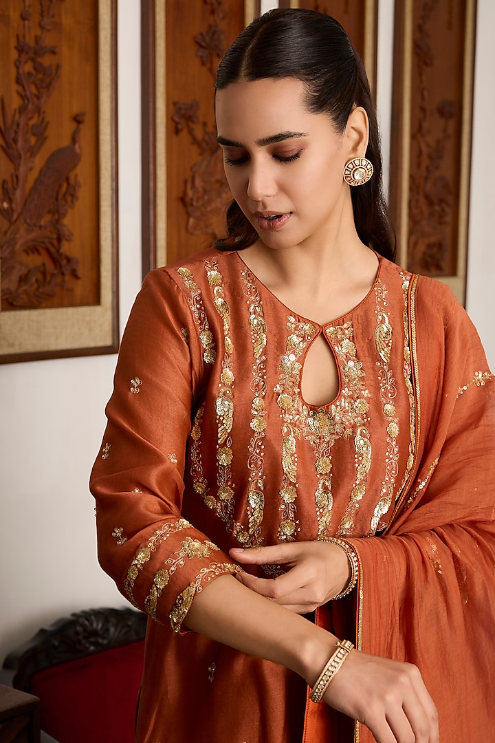 Rust Chanderi Silk Zari Embroidered Kurta Set by Label Meesa at Pernia's Pop Up Shop