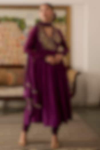 Purple Chanderi Silk Zari Embroidered Kurta Set by Label Meesa at Pernia's Pop Up Shop