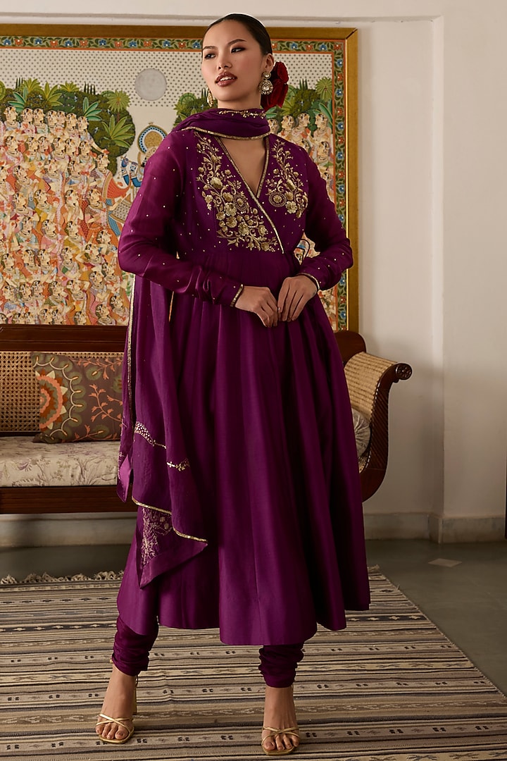 Purple Chanderi Silk Zari Embroidered Kurta Set by Label Meesa at Pernia's Pop Up Shop
