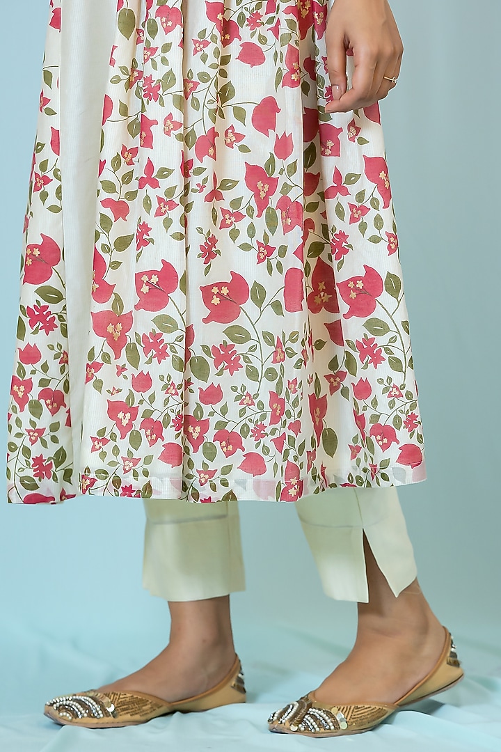 Off-White Silk Printed Kurta by Label Meesa at Pernia's Pop Up Shop