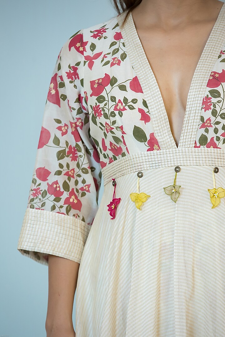 Off-White Chanderi Printed Kurta Set by Label Meesa at Pernia's Pop Up Shop