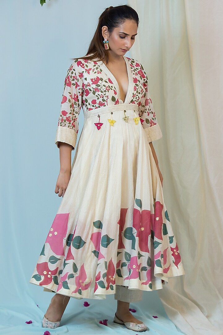 Off-White Chanderi Printed Kurta Set by Label Meesa at Pernia's Pop Up Shop