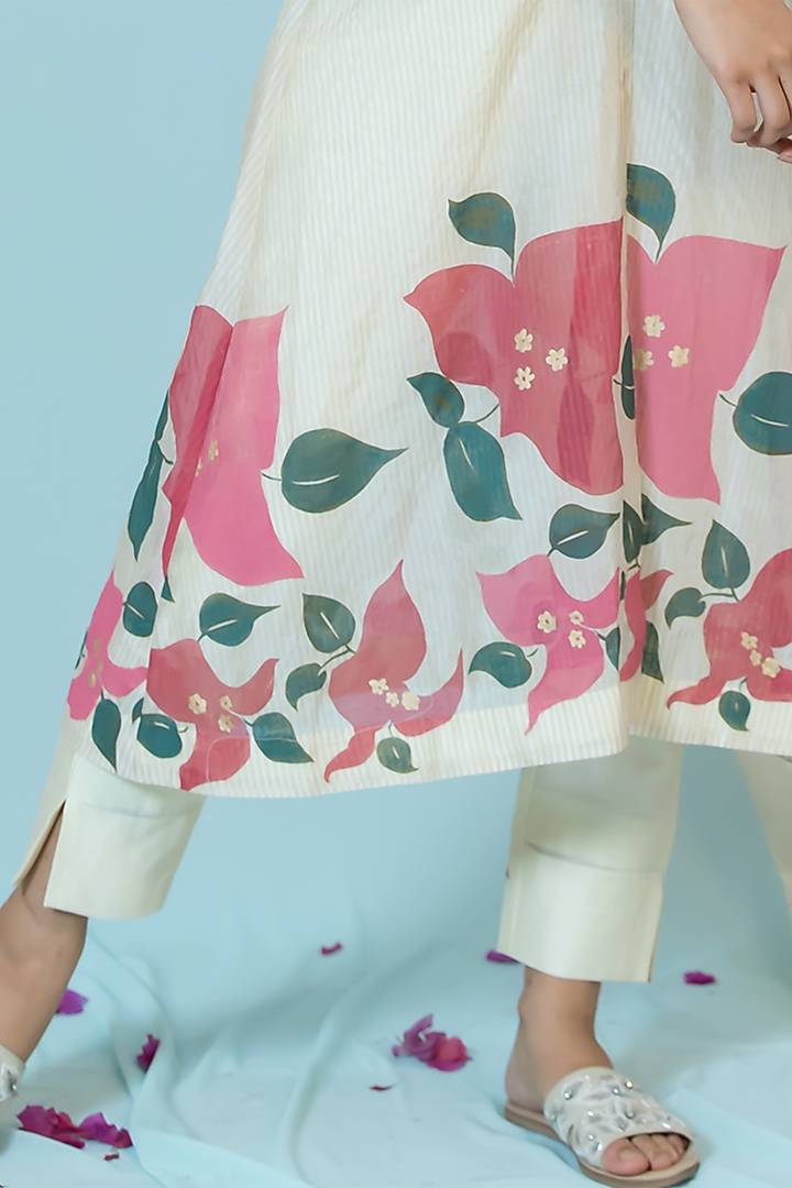 Off-White Embroidered Cape Set by Label Meesa at Pernia's Pop Up Shop