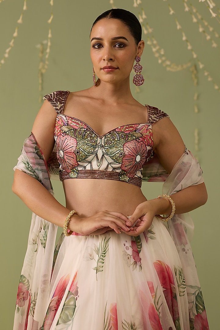 White Organza Printed Wedding Lehenga Set by Label Meesa at Pernia's Pop Up Shop
