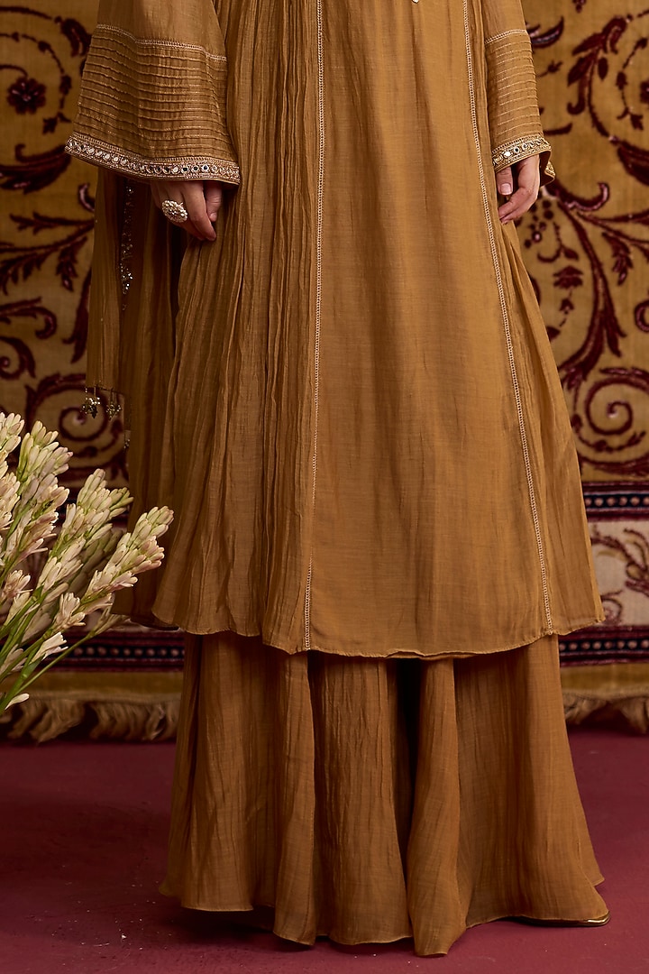Brown Chanderi Silk Hand Embroidered Kurta Set by Label Meesa at Pernia's Pop Up Shop