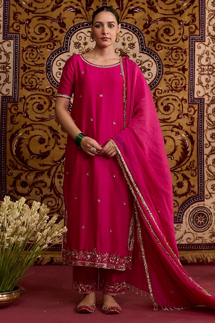 Pink Chanderi Silk Hand Embroidered Kurta Set by Label Meesa at Pernia's Pop Up Shop