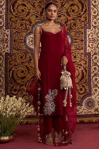 Maroon Crepe Hand Embroidered Kurta Set by Label Meesa