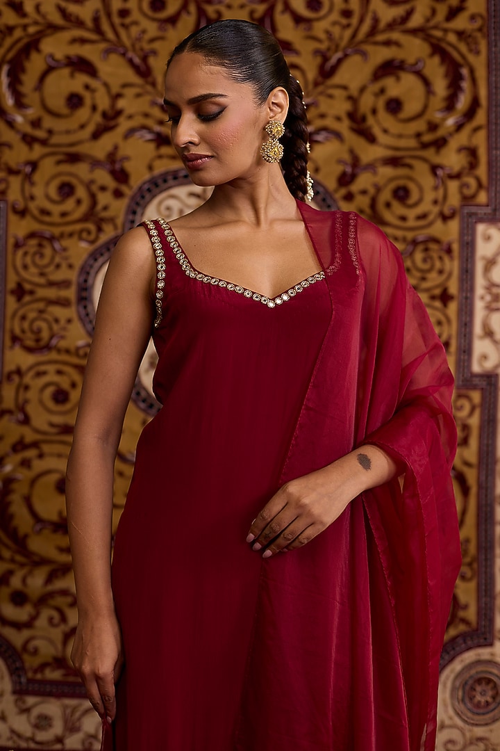 Maroon Crepe Hand Embroidered Kurta Set by Label Meesa at Pernia's Pop Up Shop