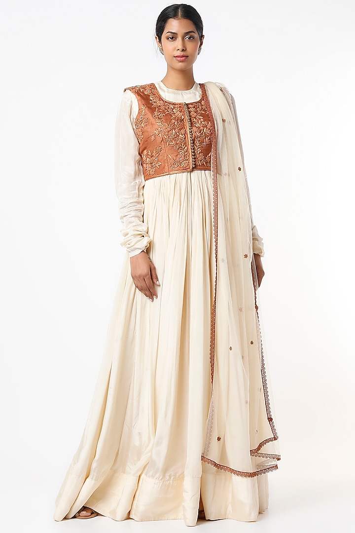 Nude Silk Anarkali Set by Label Muskan Agarwal at Pernia's Pop Up Shop