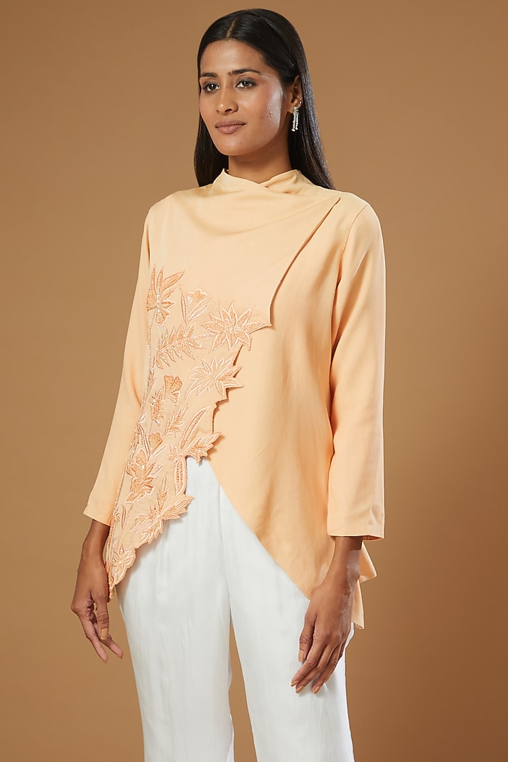 Peach Embroidered Jacket by Label Muskan Agarwal at Pernia's Pop Up Shop