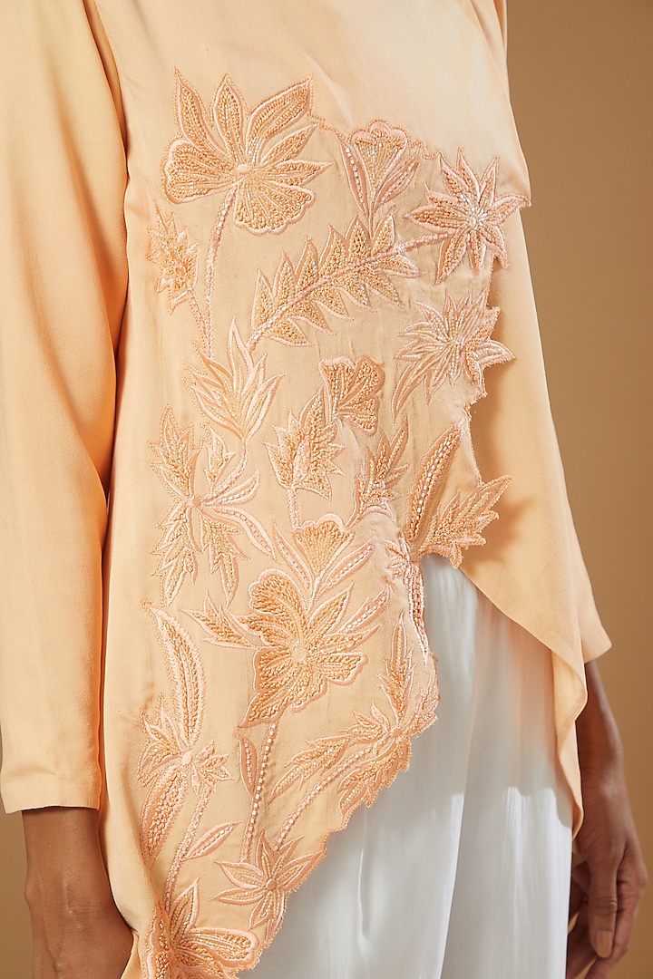 Peach Embroidered Jacket by Label Muskan Agarwal at Pernia's Pop Up Shop