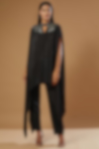 Black Hand Embroidered Kaftan by Label Muskan Agarwal at Pernia's Pop Up Shop