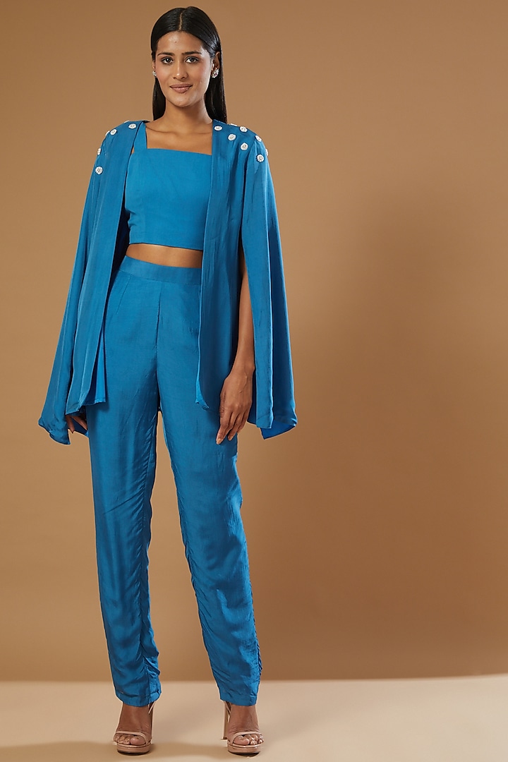 Blue Embroidered Jacket Set by Label Muskan Agarwal at Pernia's Pop Up Shop