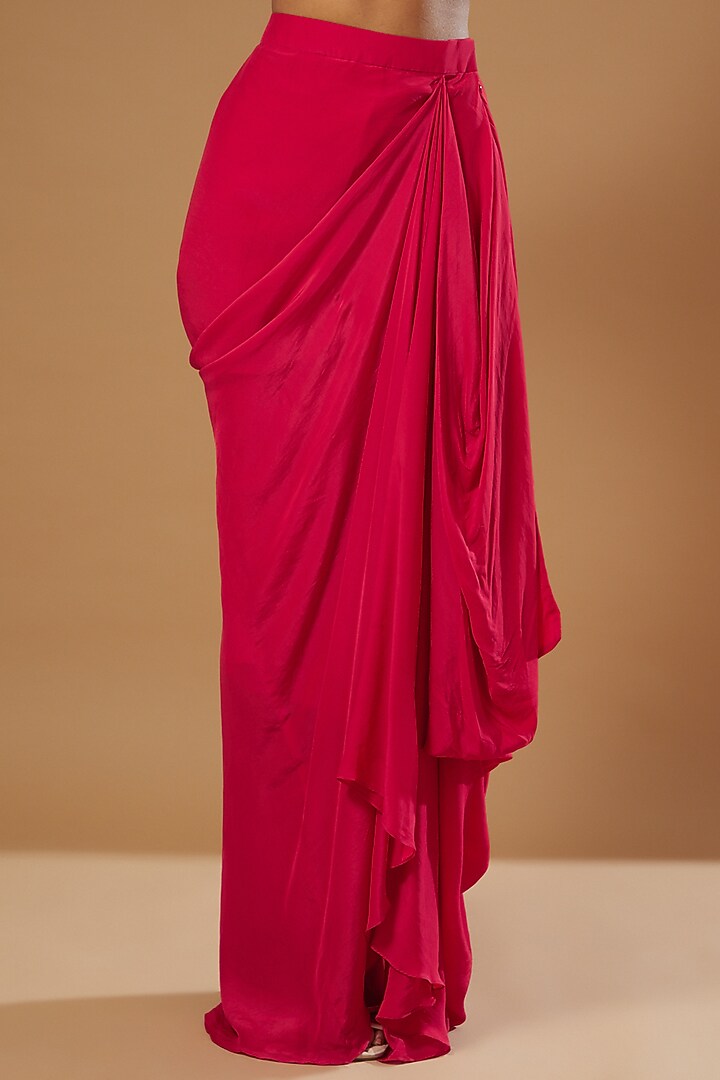 Red Embroidered Jacket Wedding Lehenga Set by Label Muskan Agarwal at Pernia's Pop Up Shop