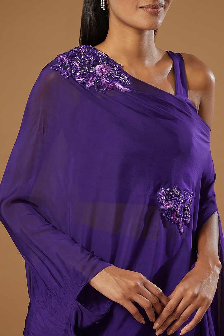 Purple Embroidered Cape Set by Label Muskan Agarwal at Pernia's Pop Up Shop