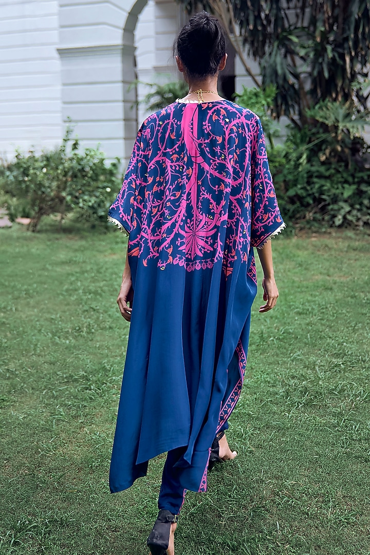 Navy Blue Crepe Hand Embroidered Kurta Set by Limerick By Abirr N' Nanki at Pernia's Pop Up Shop