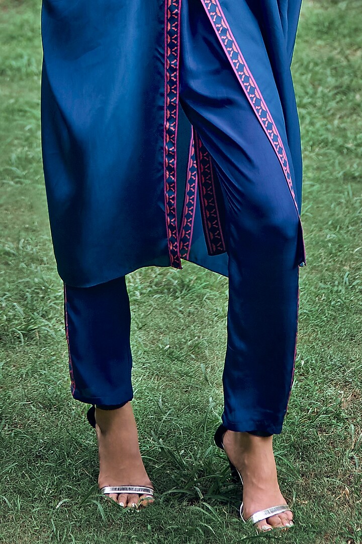 Navy Blue Crepe Hand Embroidered Kurta Set by Limerick By Abirr N' Nanki at Pernia's Pop Up Shop