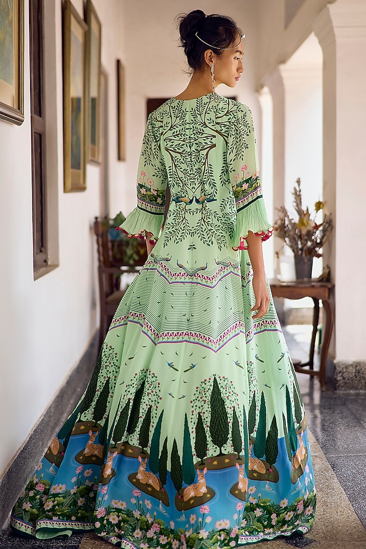 Green Crepe Embroidered Kurta Set by Limerick By Abirr N' Nanki at Pernia's Pop Up Shop