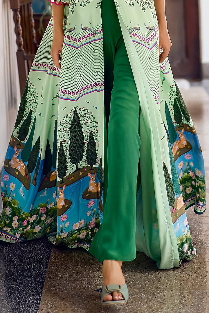 Green Crepe Embroidered Kurta Set by Limerick By Abirr N' Nanki at Pernia's Pop Up Shop