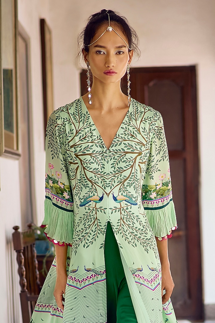 Green Crepe Embroidered Kurta Set by Limerick By Abirr N' Nanki at Pernia's Pop Up Shop