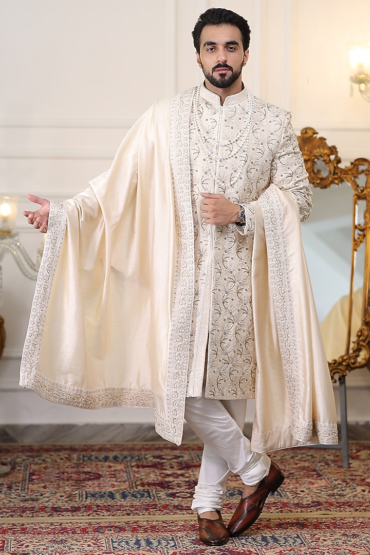 Ivory Pure Silk Dabka Embroidered Groom Sherwani Set by Label Mukund Taneja at Pernia's Pop Up Shop
