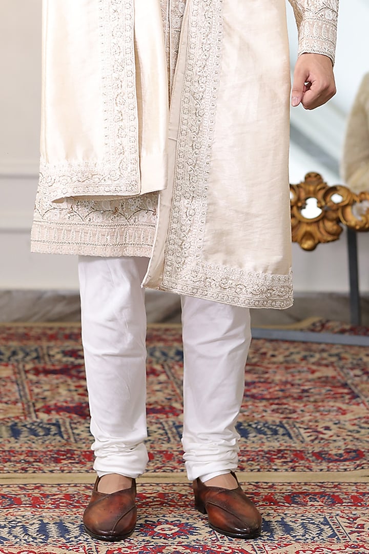 Ivory Pure Silk Dabka Embroidered Groom Sherwani Set by Label Mukund Taneja at Pernia's Pop Up Shop