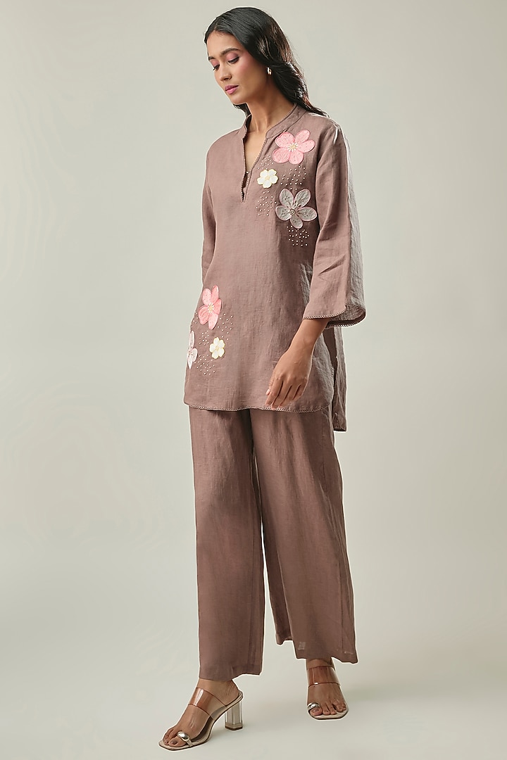 Brown Pure Linen Floral Embroidered Kurta Set by Linera at Pernia's Pop Up Shop