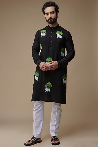 Black Cotton Hand-Painted Kurta Set by Label Neha saxena