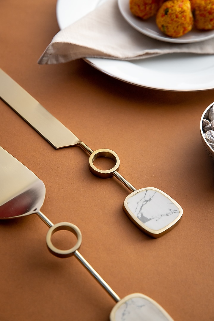 White & Gold Stainless Steel Cutlery (Set Of 3) by Logam at Pernia's Pop Up Shop